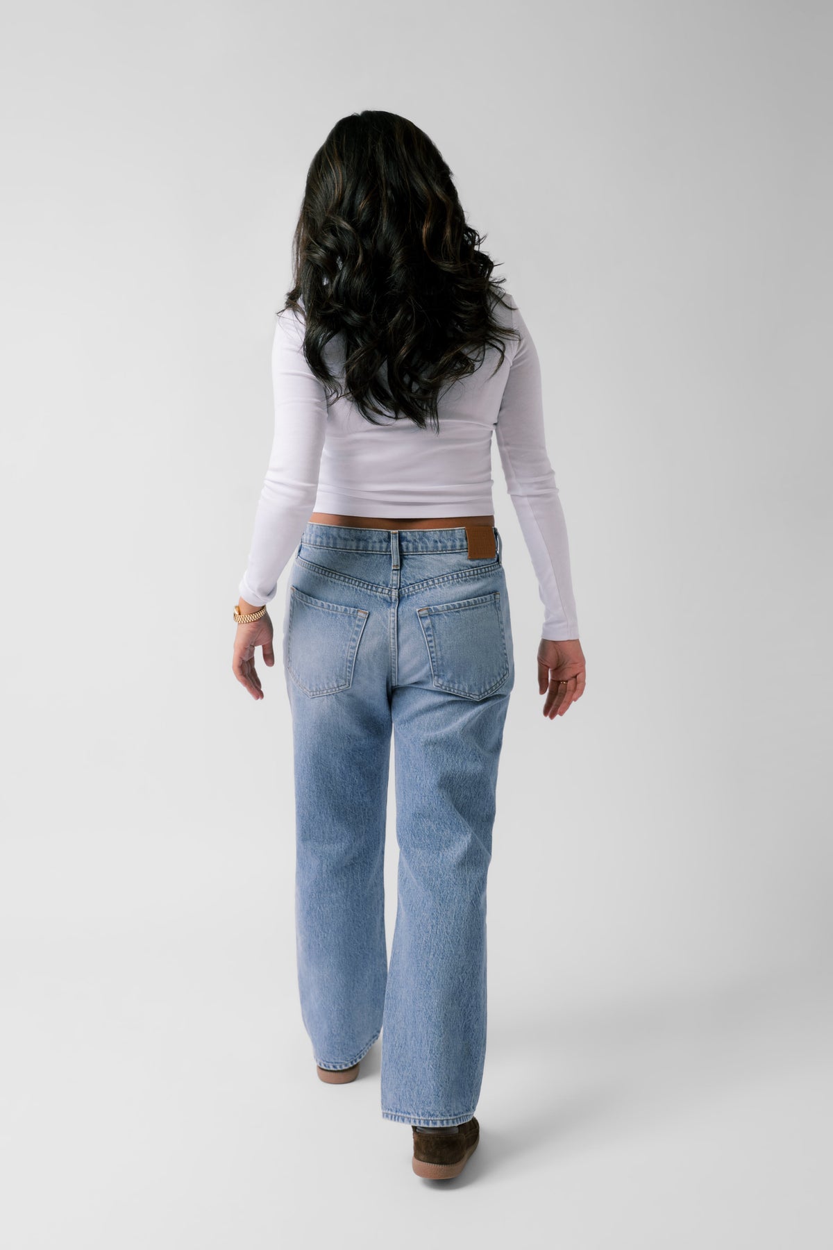 Petite Mid-Rise Boyfriend Jean - The Claire Vintage in Sky